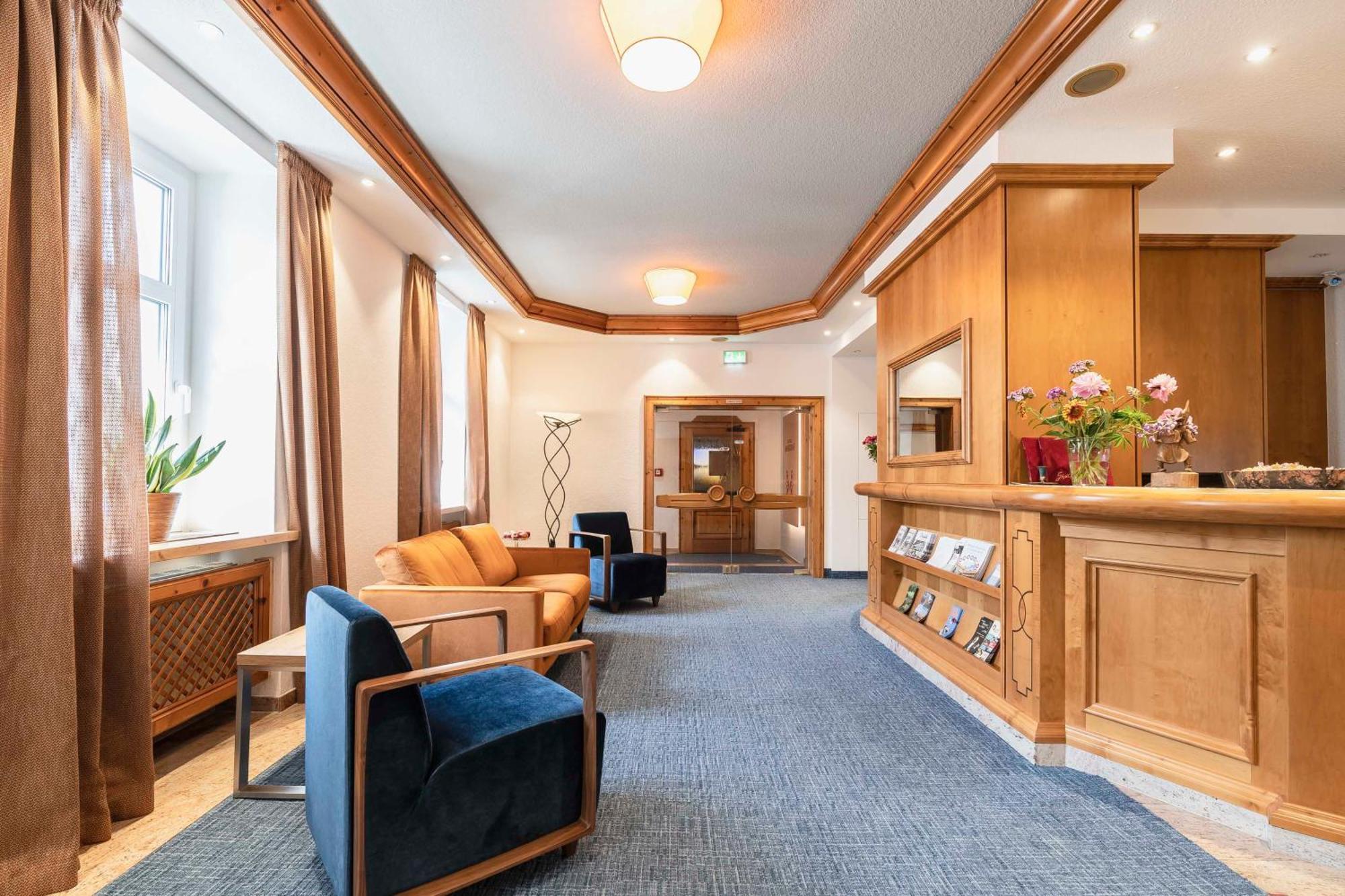 Hotel Markgraf Ленин Экстерьер фото