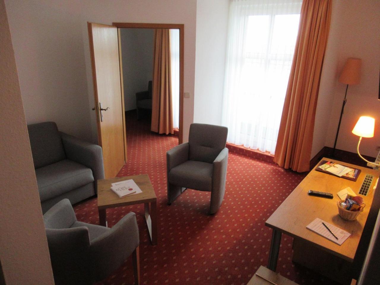 Hotel Markgraf Ленин Экстерьер фото